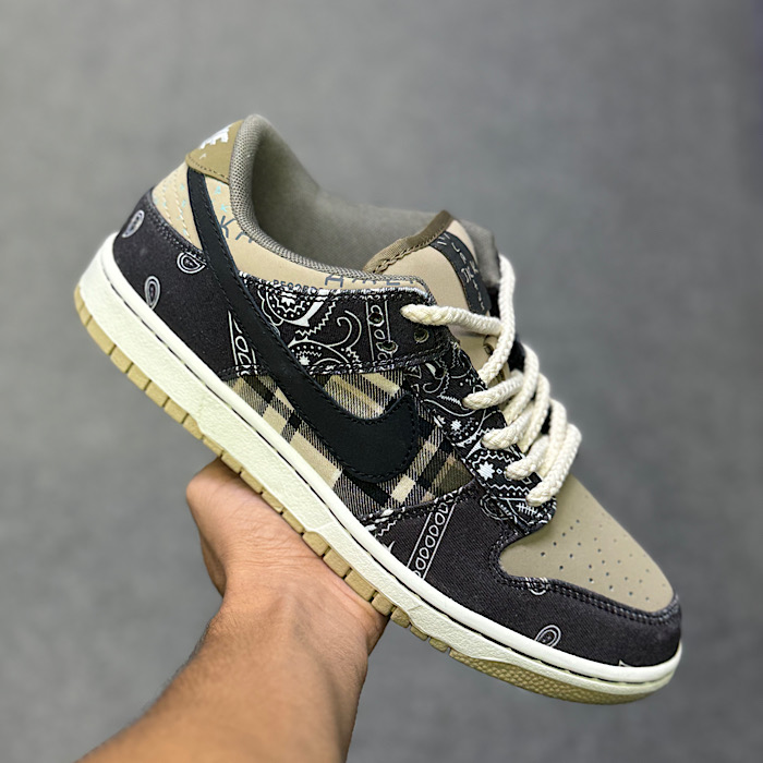 کتونی نایک اس بی باندانا