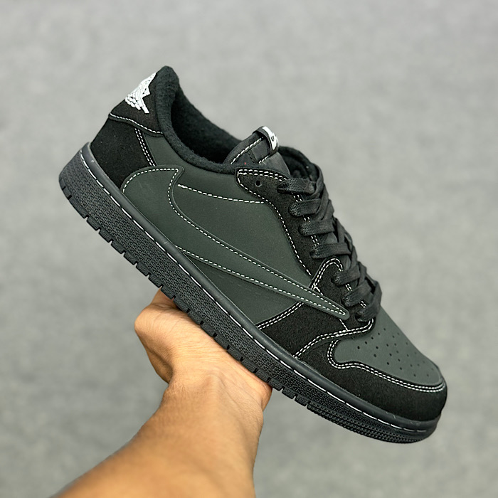 کتونی نایک ترویس بلک فانتم